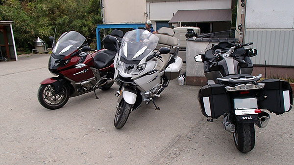 千寿荘の駐車場